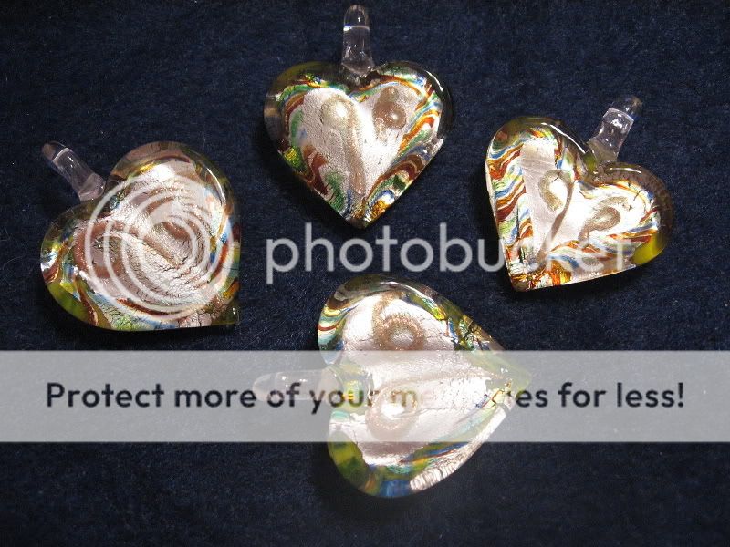 有关以下物品的详细资料: 30x40x5mm heart silver foil glass